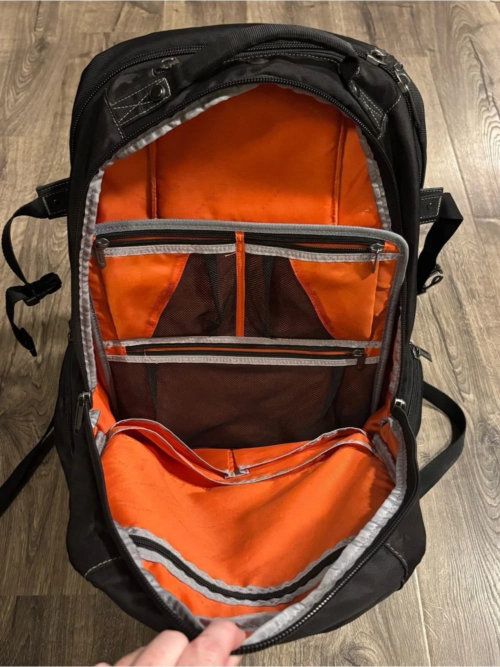 Everki black nylon